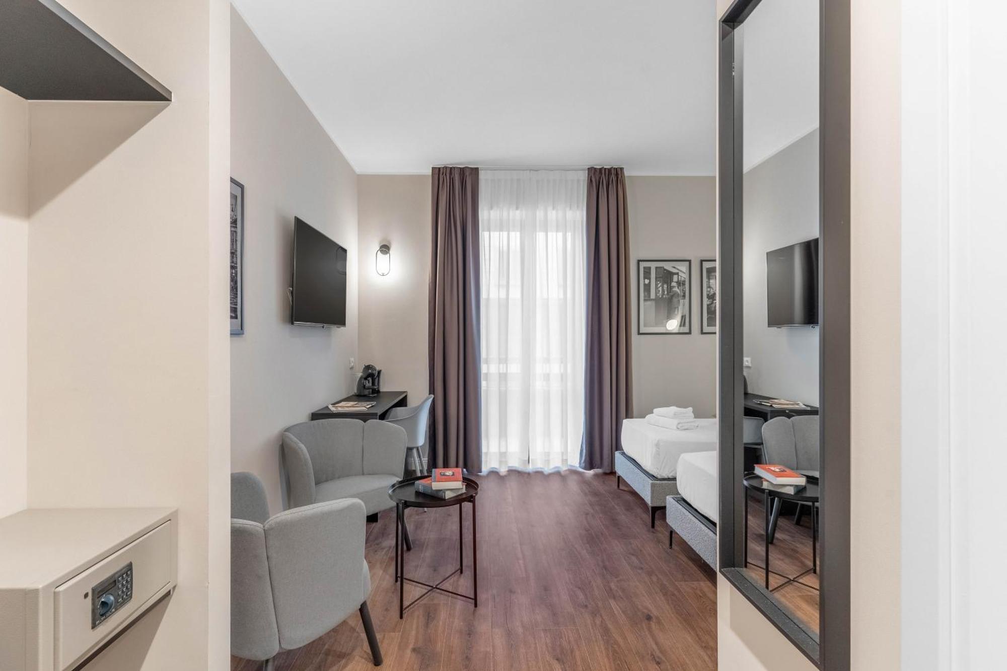 Torriani Suites Foresteria Lombarda Milan Bagian luar foto