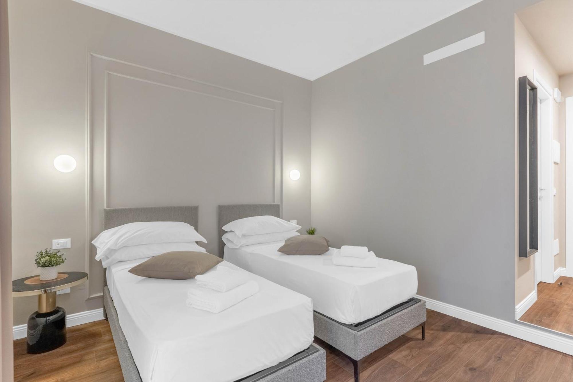 Torriani Suites Foresteria Lombarda Milan Bagian luar foto