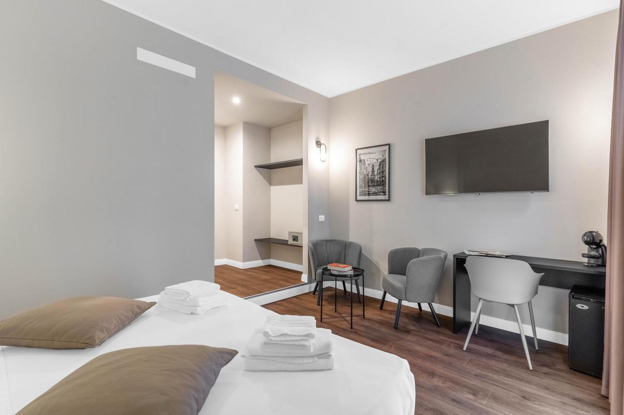 Torriani Suites Foresteria Lombarda Milan Bagian luar foto