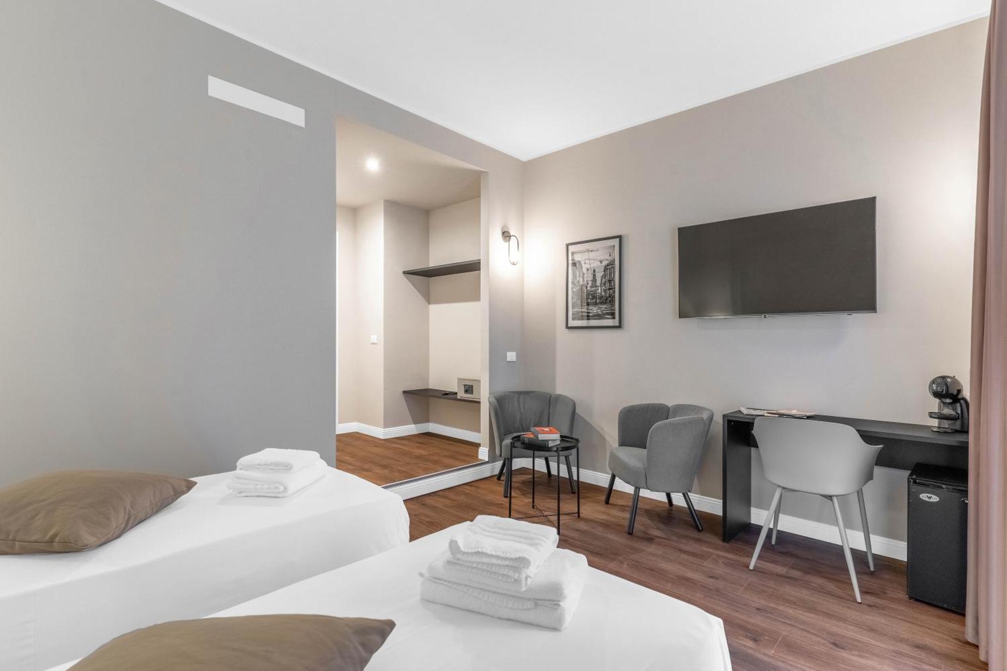 Torriani Suites Foresteria Lombarda Milan Bagian luar foto